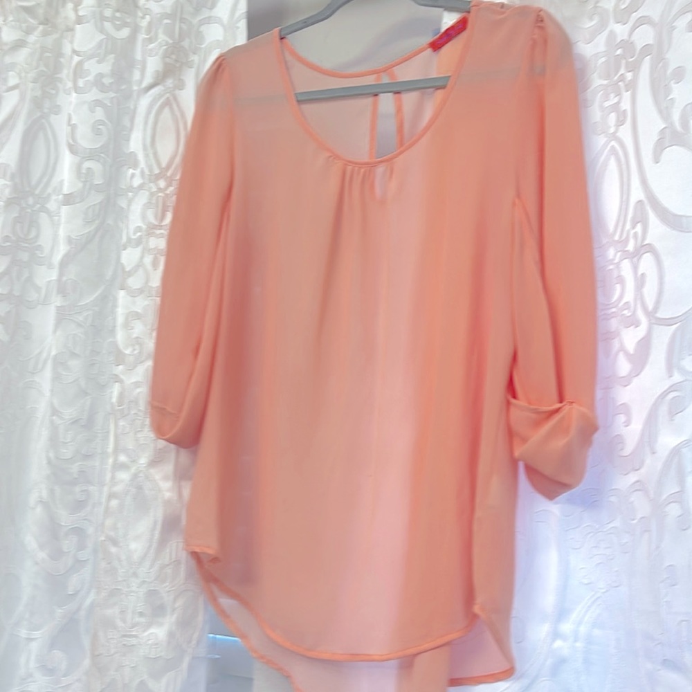 Peach/pink blouse